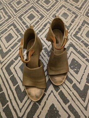 Humanoid Sada Solid Dark Taupe Opentoe Leather Sandals, Contrasting Strap, Sz 37